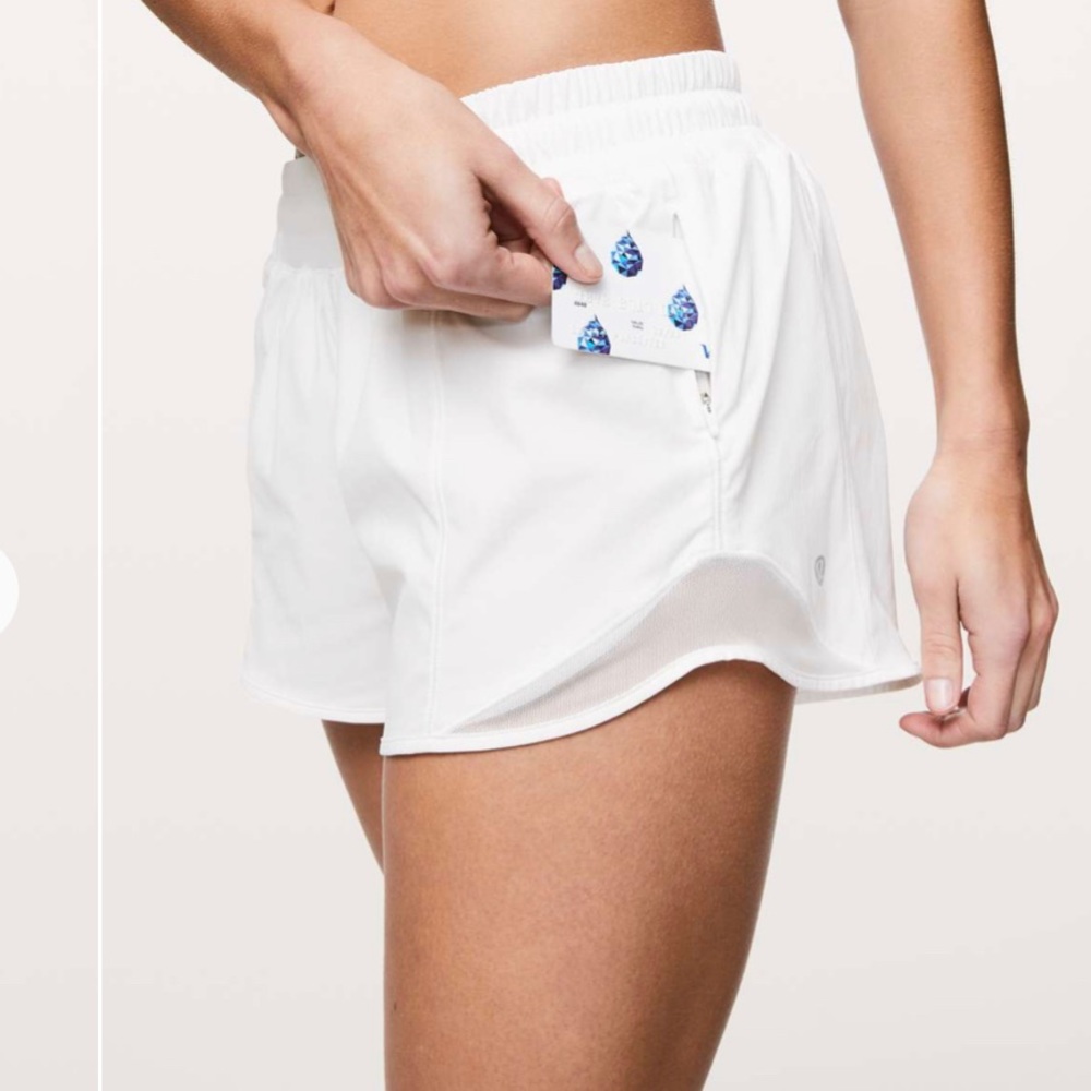 NWOT Lululemon Hotty Hot shorts size 6 tall